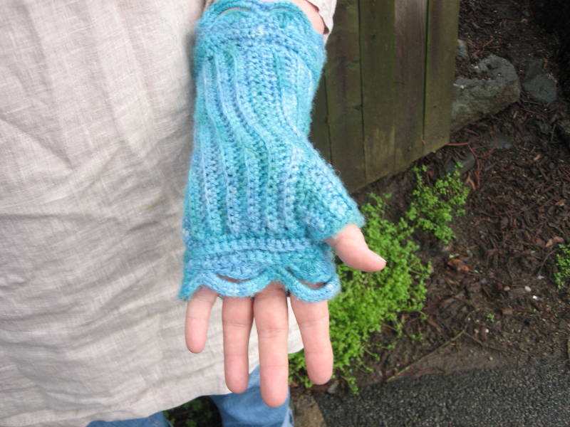 Half Moon Mitt (crochet) shown palm up